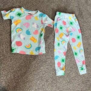 Lightly worn super soft & colorful springtime Lucky Charms PJ set (size 5T)